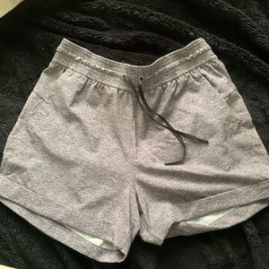 lululemon spring break shorts, size 6